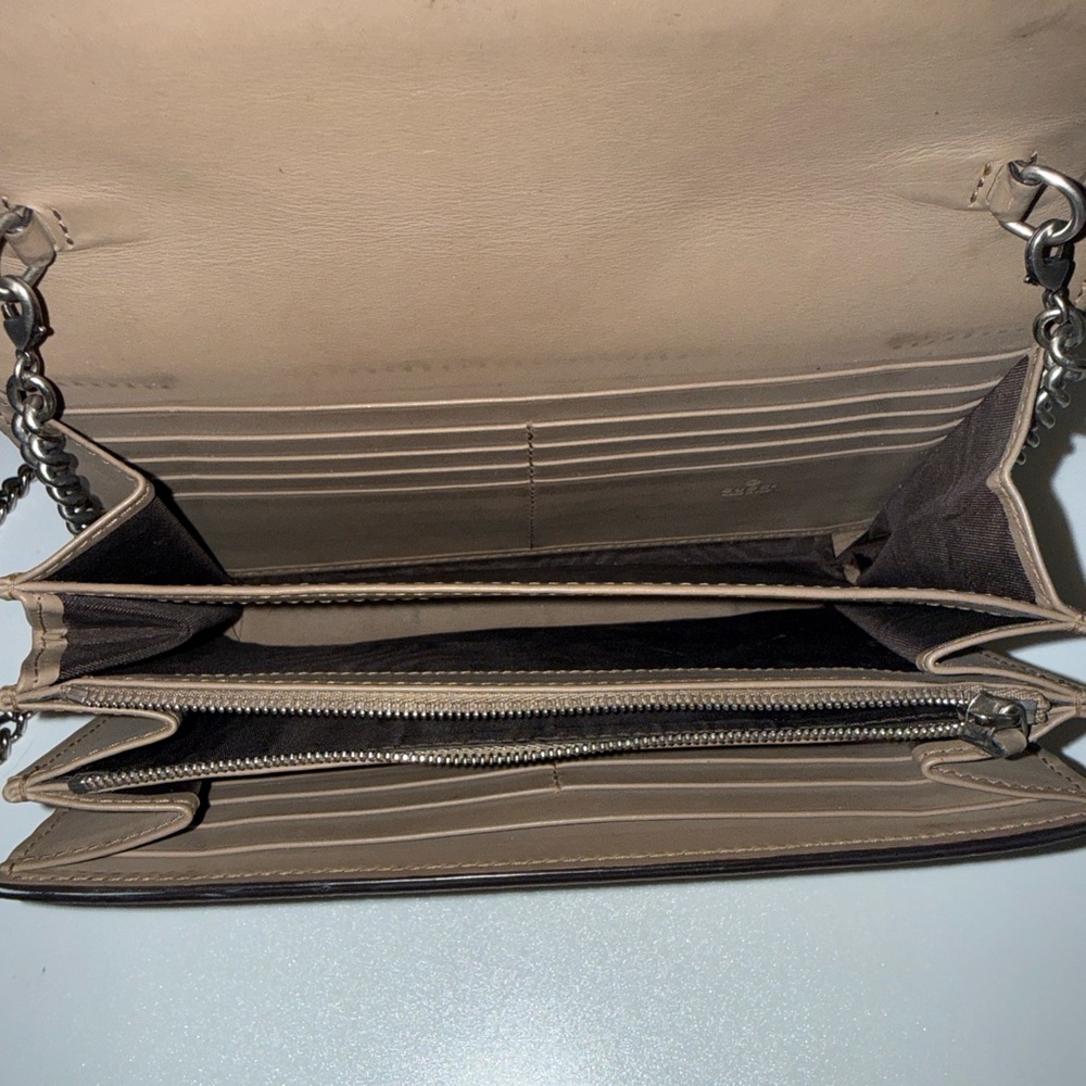 Gucci GG Supreme Canvas Chain Bag in Beige and Brown - Picture 4 of 7